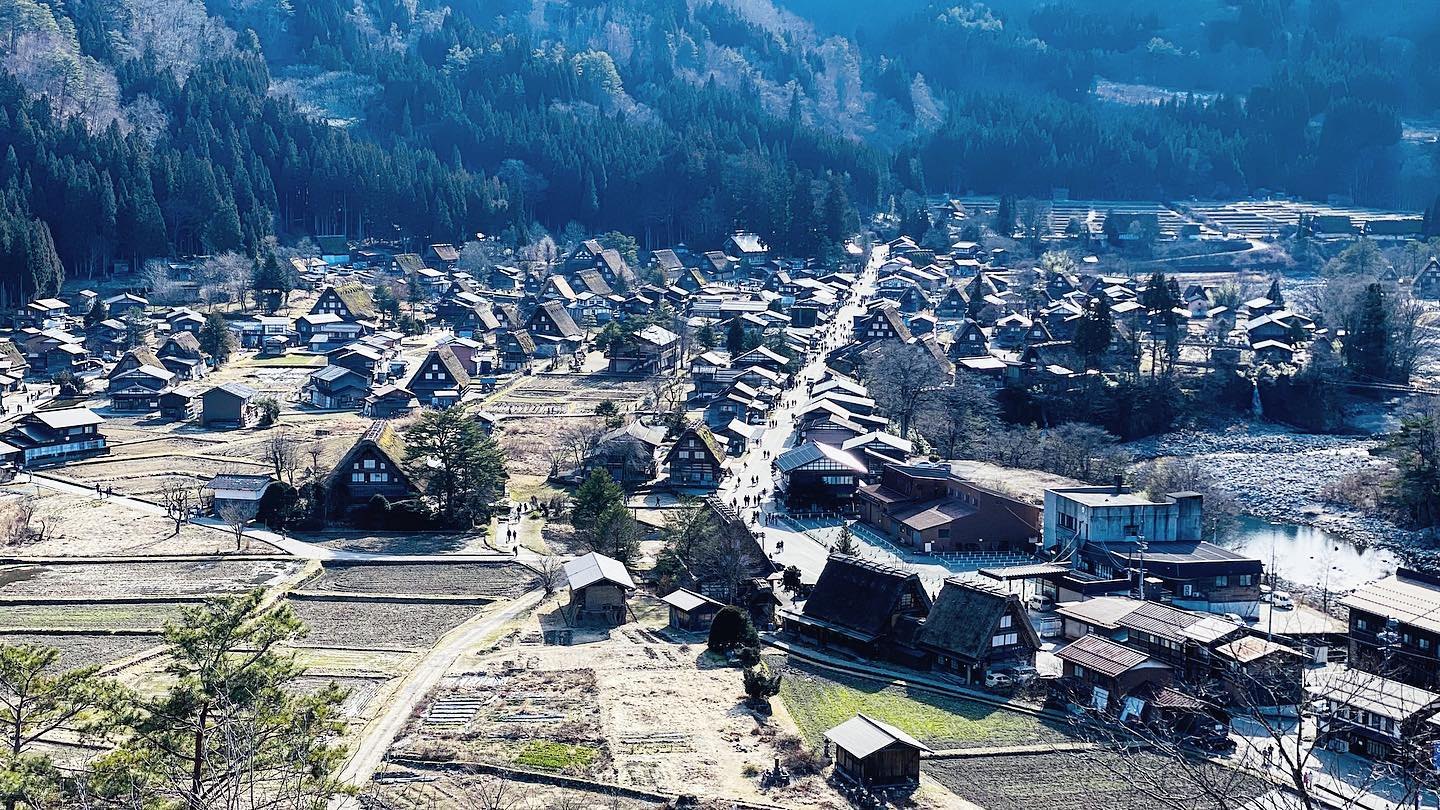 白川乡村落全景
